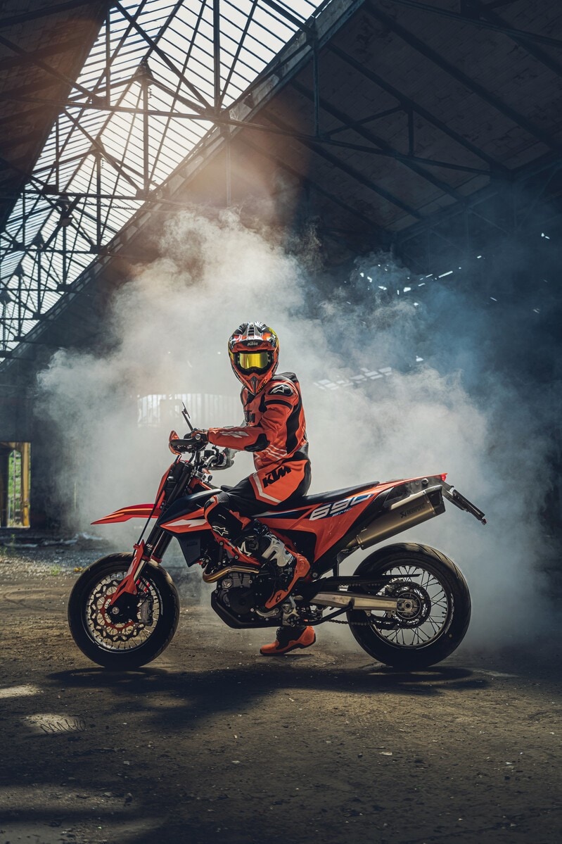 KTM 690 Enduro R e 690 SMC R: le novità per il 2023!